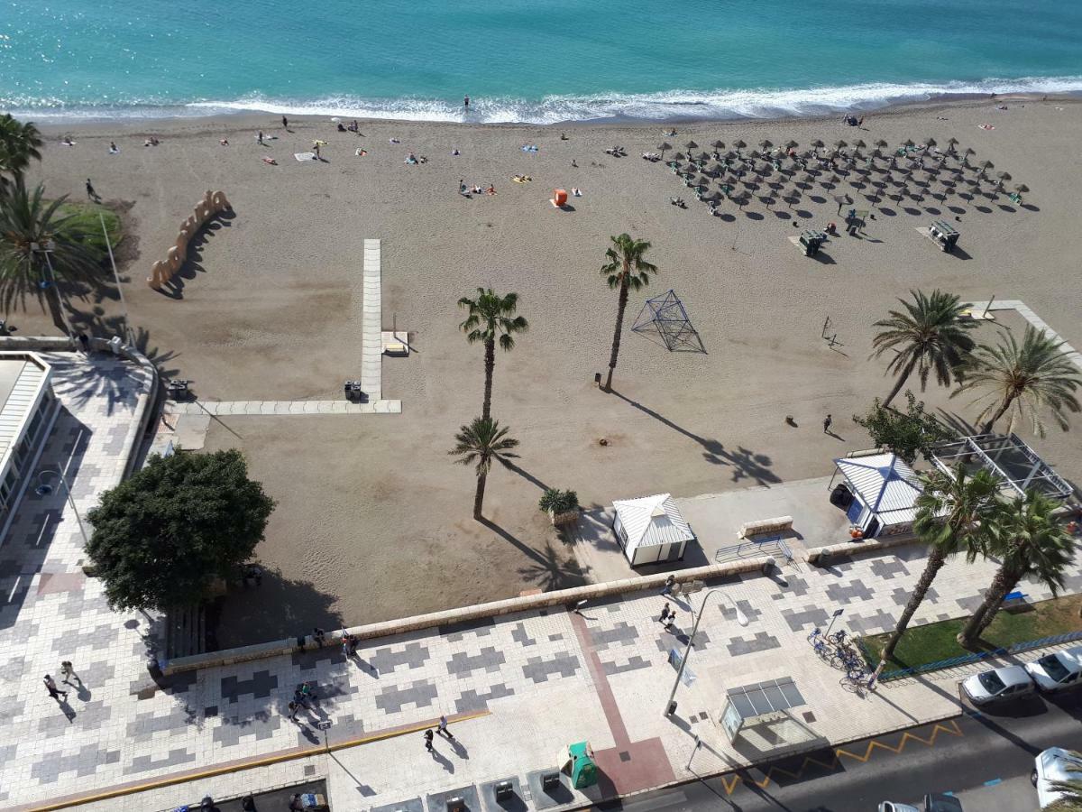 Primera linea de playa 4 Malaga Bagian luar foto